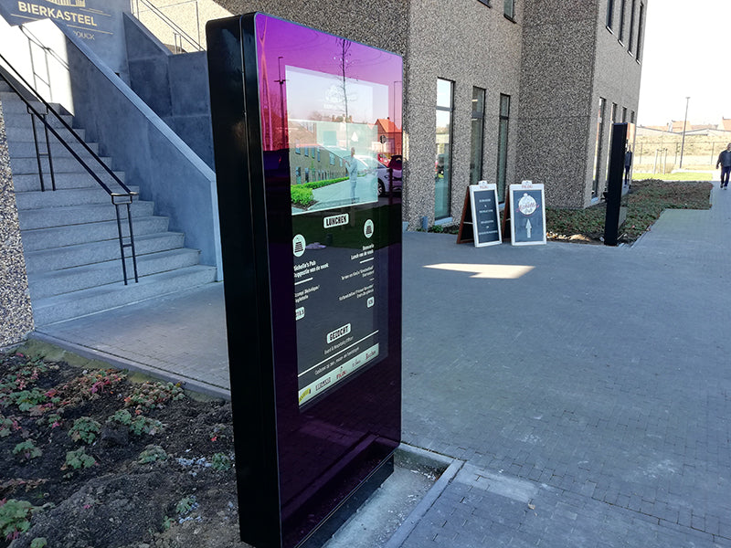 55" FREESTANDING OUTDOOR DIGITAL POSTER