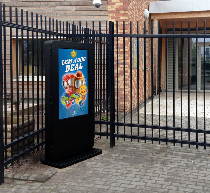 86" FREESTANDING OUTDOOR DIGITAL POSTER - OT86E4