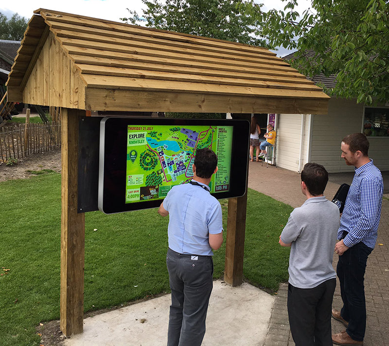 22" WALL-MOUNTED PCAP OUTDOOR TOUCH SCREEN