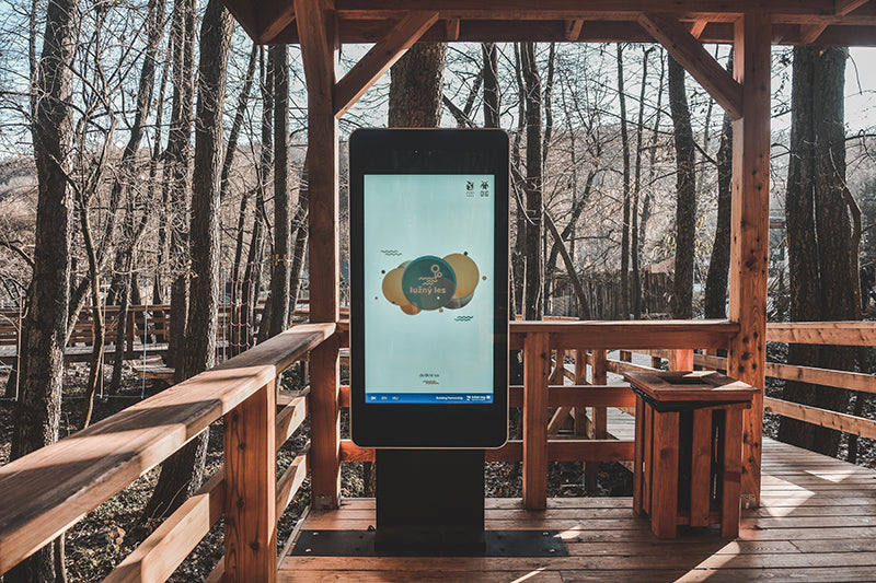 22" WALL-MOUNTED PCAP OUTDOOR TOUCH SCREEN